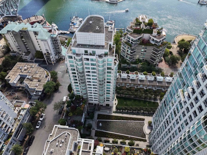 Photo 29 at 404 - 1501 Howe Street, Yaletown, Vancouver West
