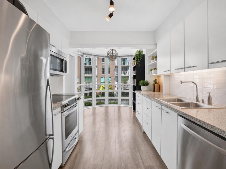 Photo 8 at 404 - 1501 Howe Street, Yaletown, Vancouver West