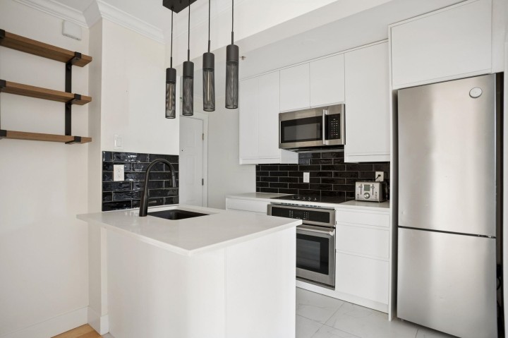 Photo 6 at 213 - 1940 Barclay Street, West End VW, Vancouver West