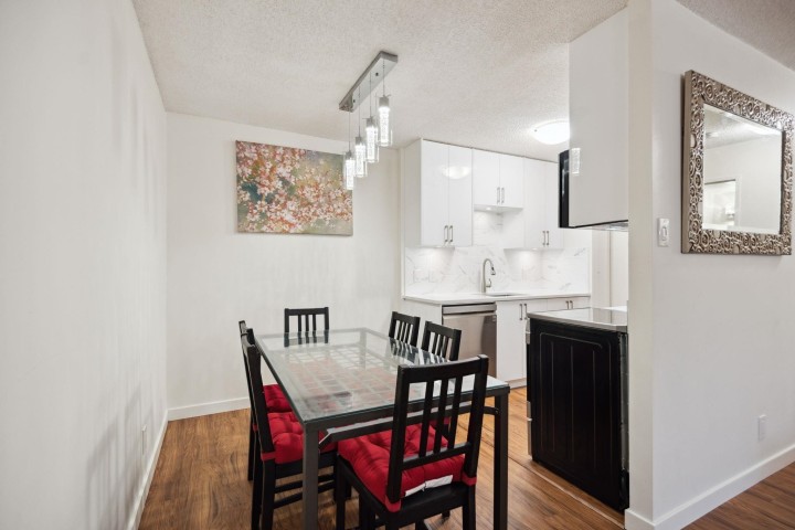 Photo 4 at 519 - 2012 Fullerton Avenue, Pemberton NV, North Vancouver