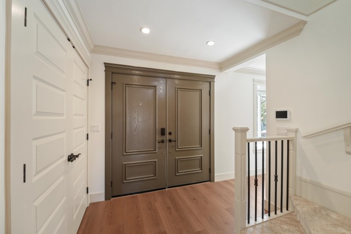 Photo 3 at 5454 Slocan Street, Collingwood VE, Vancouver East