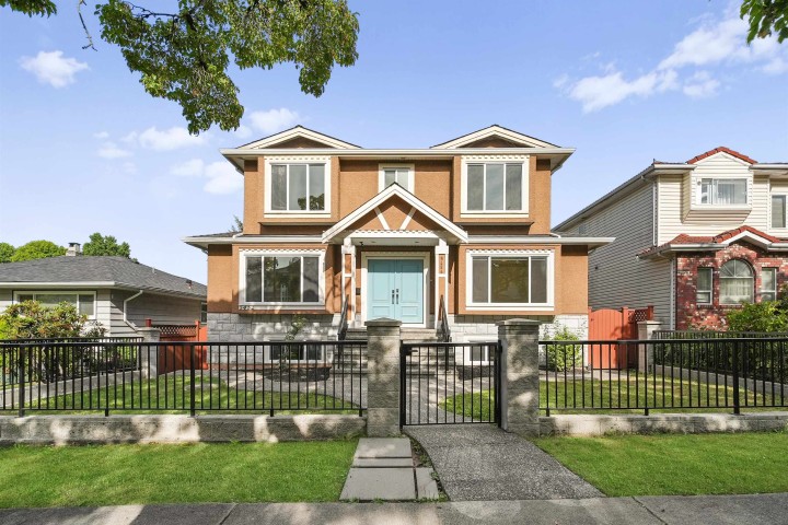Photo 1 at 5454 Slocan Street, Collingwood VE, Vancouver East