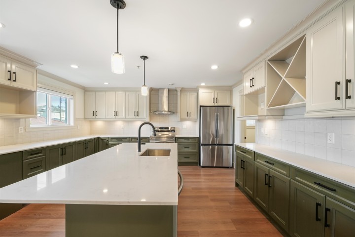 Photo 5 at 5454 Slocan Street, Collingwood VE, Vancouver East