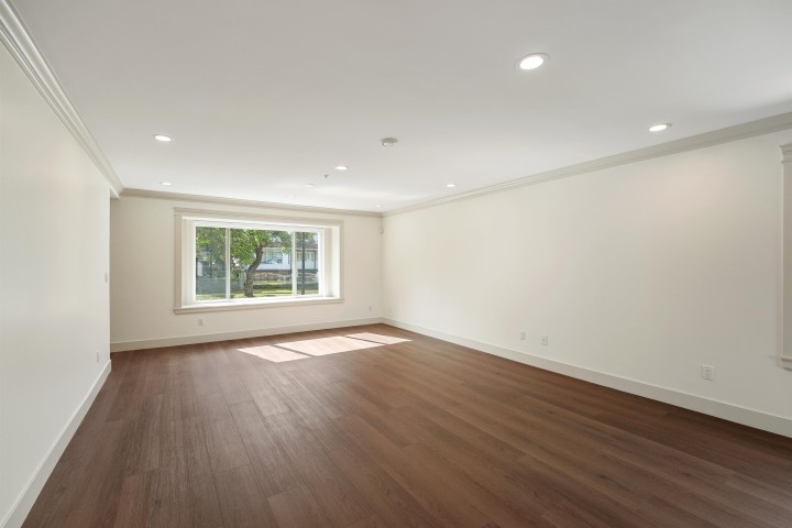 Photo 10 at 5454 Slocan Street, Collingwood VE, Vancouver East