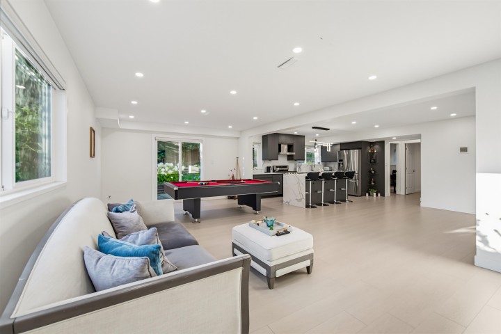 Photo 11 at 212 W Balmoral Road, Upper Lonsdale, North Vancouver