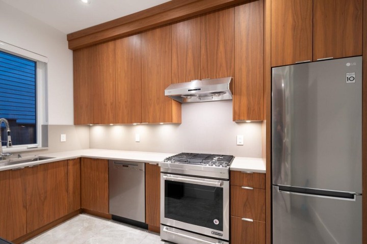 Photo 6 at 136 E 61st Avenue, South Vancouver, Vancouver East