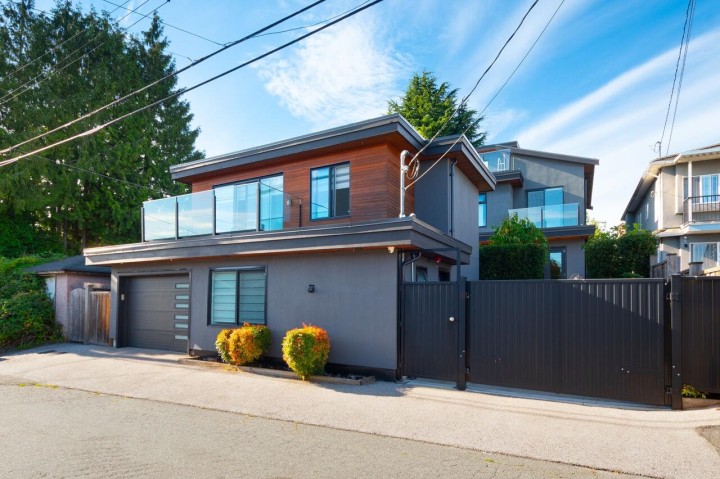 Photo 36 at 136 E 61st Avenue, South Vancouver, Vancouver East