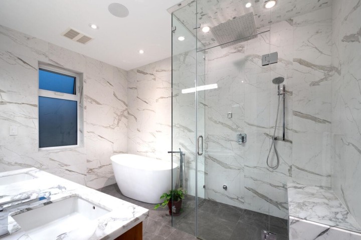 Photo 15 at 136 E 61st Avenue, South Vancouver, Vancouver East
