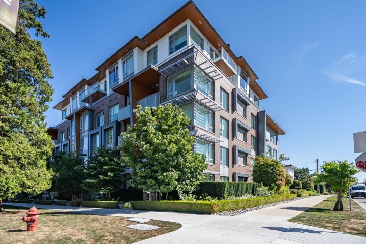 Photo 3 at 487 W 26th Avenue, Cambie, Vancouver West