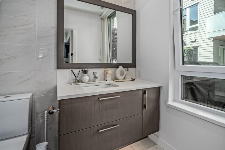 Photo 14 at 487 W 26th Avenue, Cambie, Vancouver West