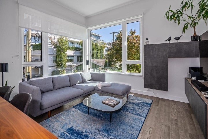 Photo 4 at 487 W 26th Avenue, Cambie, Vancouver West