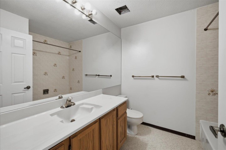 Photo 26 at 3661 Handel Avenue, Champlain Heights, Vancouver East