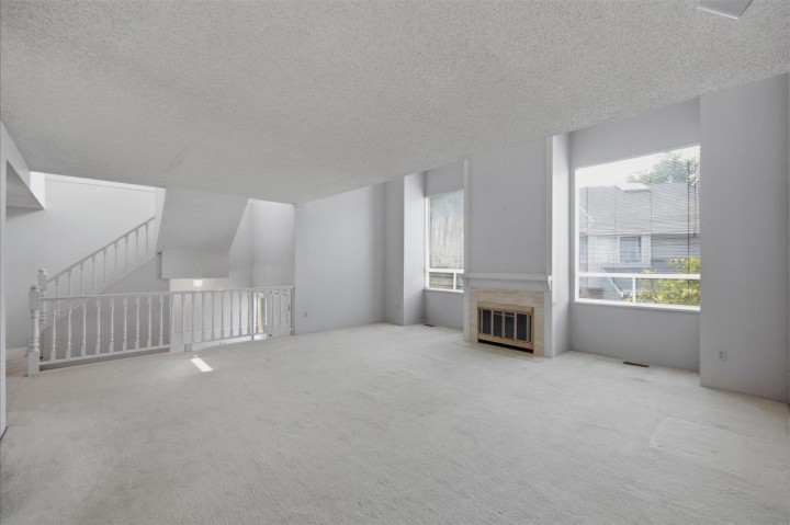 Photo 4 at 3661 Handel Avenue, Champlain Heights, Vancouver East