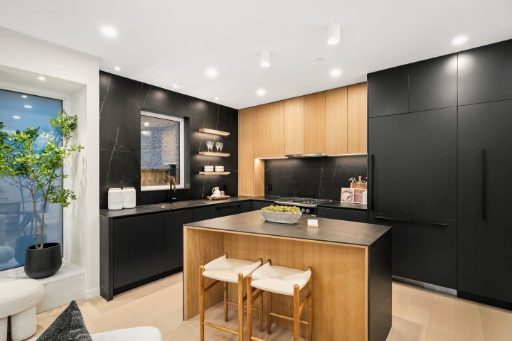 Photo 11 at 1 - 2764 W 14th Avenue, Kitsilano, Vancouver West