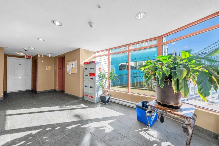 Photo 2 at 101 - 2973 Kingsway, Collingwood VE, Vancouver East