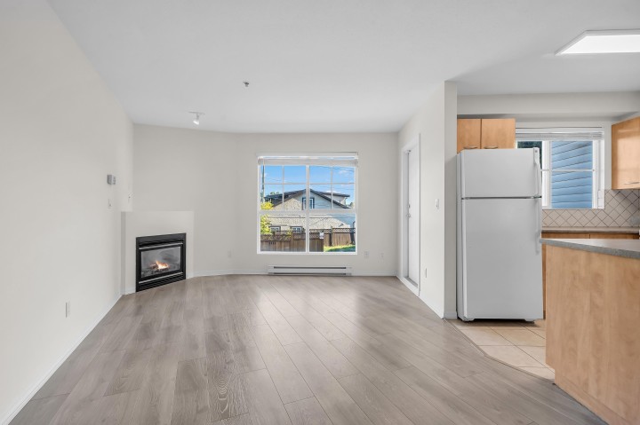 Photo 6 at 101 - 2973 Kingsway, Collingwood VE, Vancouver East