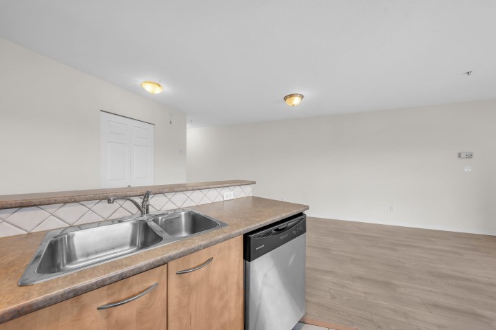 Photo 26 at 101 - 2973 Kingsway, Collingwood VE, Vancouver East