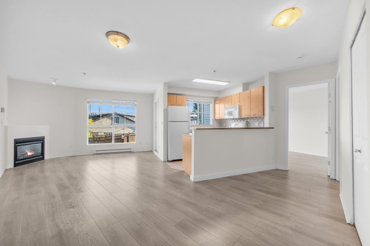 Photo 3 at 101 - 2973 Kingsway, Collingwood VE, Vancouver East