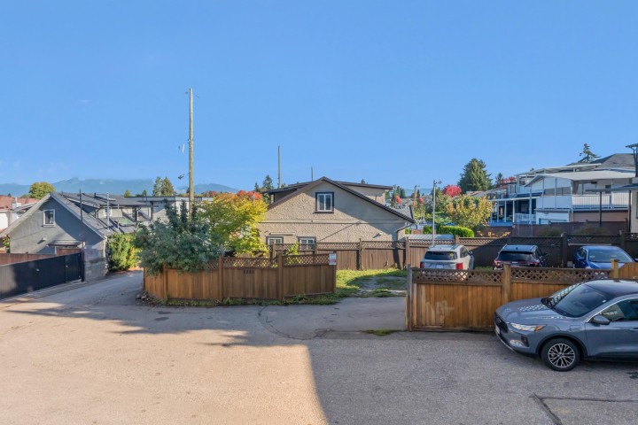 Photo 14 at 101 - 2973 Kingsway, Collingwood VE, Vancouver East