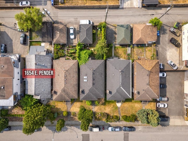 Photo 2 at 1654 E Pender Street, Hastings, Vancouver East