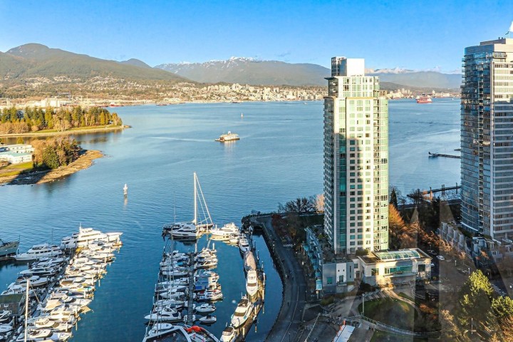 Photo 23 at 702 - 588 Broughton Street, Coal Harbour, Vancouver West