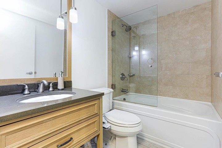 Photo 13 at 702 - 588 Broughton Street, Coal Harbour, Vancouver West