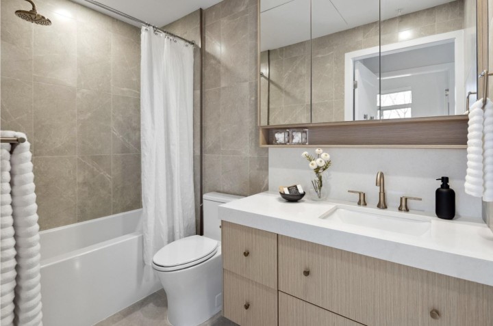 Photo 13 at 302 - 5005 Ash Street, Cambie, Vancouver West
