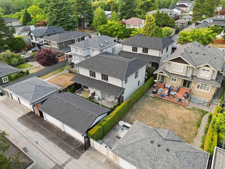 Photo 4 at 2 - 1958 W 60th Avenue, S.W. Marine, Vancouver West