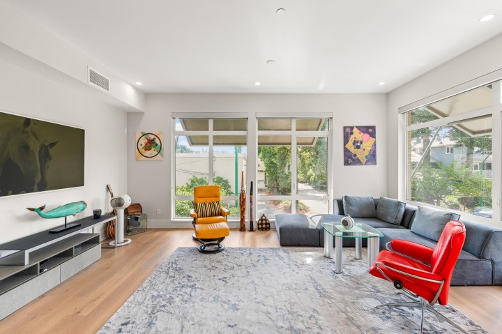 Photo 7 at 202 - 1591 Bowser Avenue, Norgate, North Vancouver