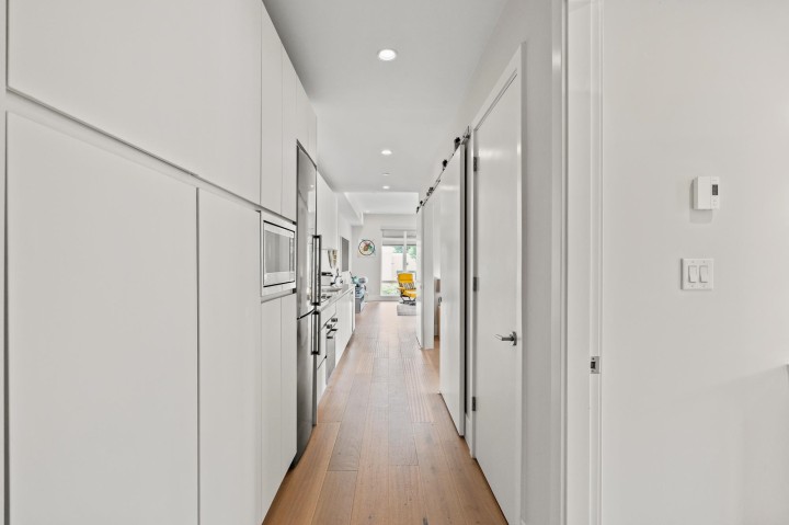 Photo 4 at 202 - 1591 Bowser Avenue, Norgate, North Vancouver