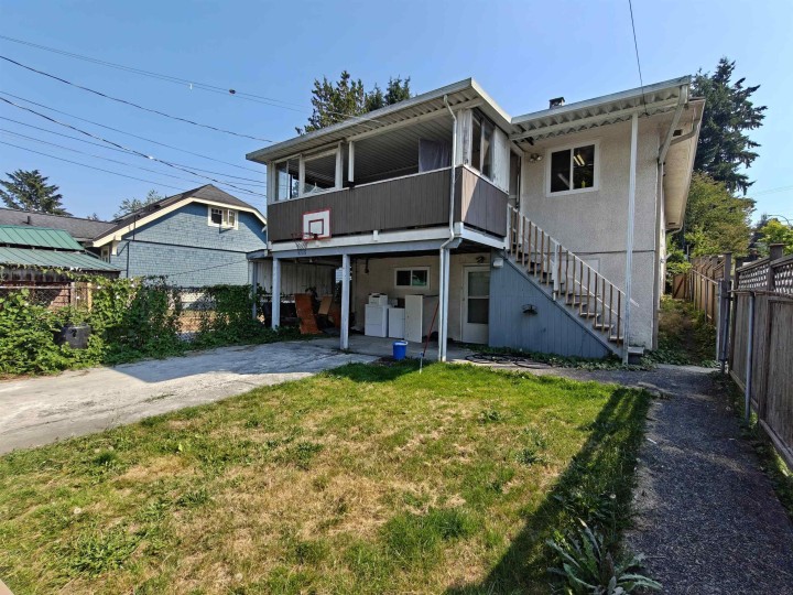 Photo 7 at 2503 E 27th Avenue, Collingwood VE, Vancouver East
