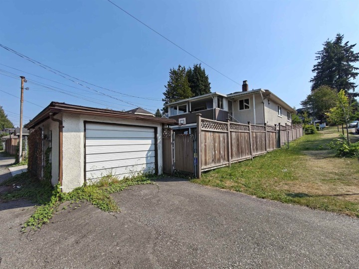 Photo 11 at 2503 E 27th Avenue, Collingwood VE, Vancouver East