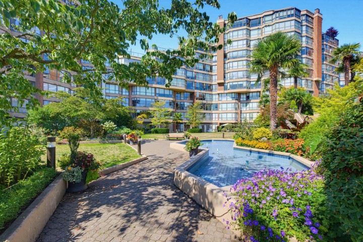 Photo 26 at 304 - 1490 Pennyfarthing Drive, False Creek, Vancouver West