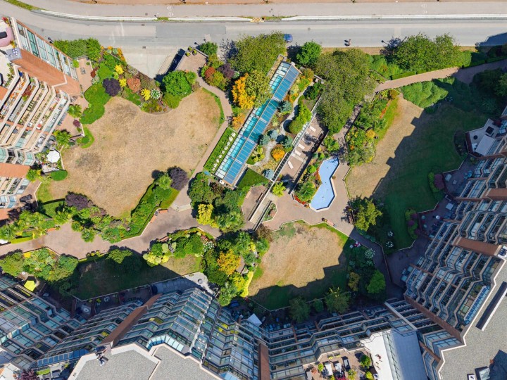 Photo 34 at 304 - 1490 Pennyfarthing Drive, False Creek, Vancouver West