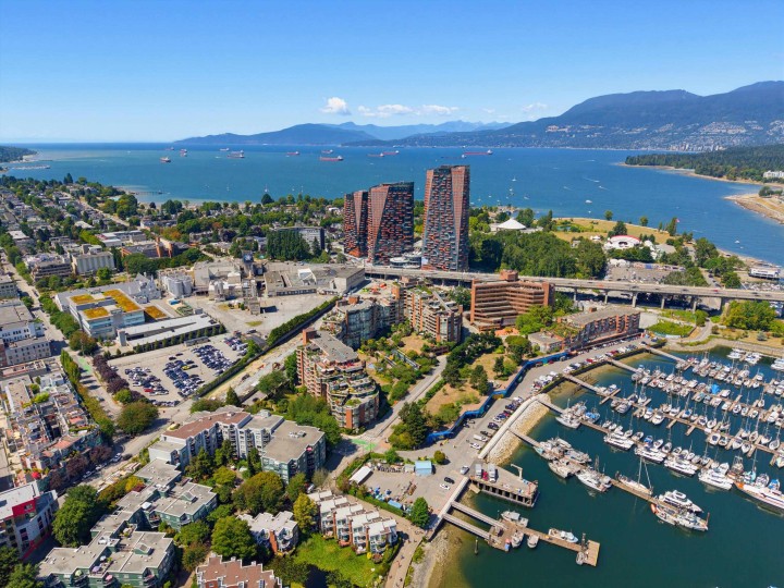 Photo 35 at 304 - 1490 Pennyfarthing Drive, False Creek, Vancouver West