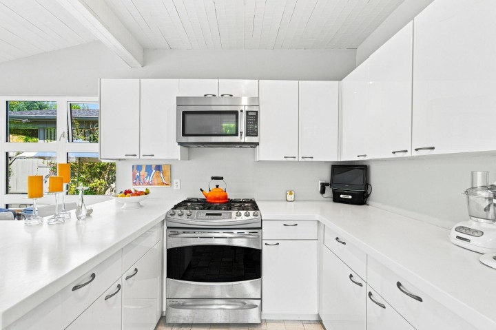 Photo 9 at 2433 Mathers Avenue, Dundarave, West Vancouver