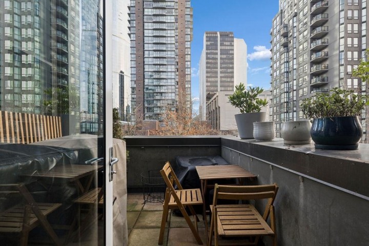 Photo 12 at 402 - 1102 Hornby Street, Downtown VW, Vancouver West
