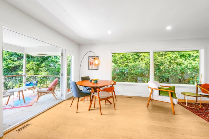 Photo 2 at 3277 Chesterfield Avenue, Upper Lonsdale, North Vancouver