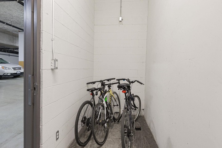 Photo 13 at 303 - 677 W 41st Avenue, Cambie, Vancouver West