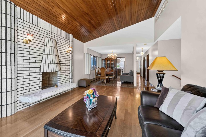 Photo 12 at 2739 E 8th Avenue, Renfrew VE, Vancouver East