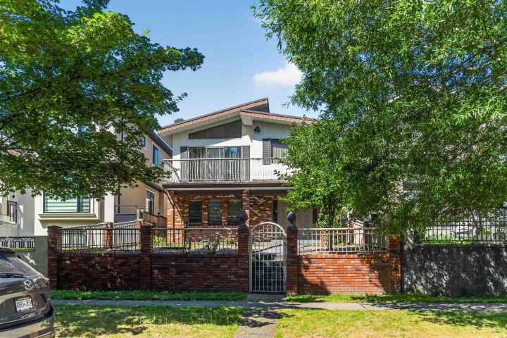 Photo 1 at 2739 E 8th Avenue, Renfrew VE, Vancouver East