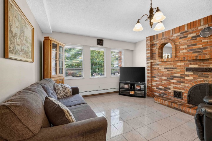 Photo 8 at 2739 E 8th Avenue, Renfrew VE, Vancouver East