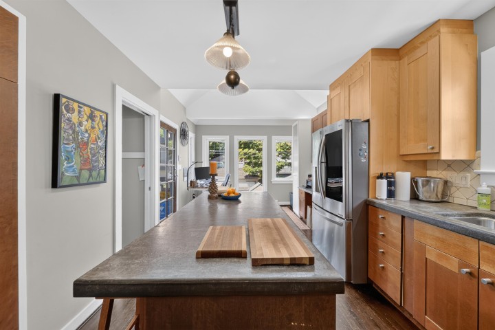 Photo 9 at 4327 W 12th Avenue, Point Grey, Vancouver West