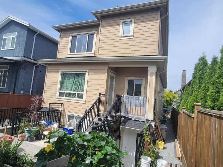 Photo 12 at 2962 Kitchener Street, Renfrew VE, Vancouver East