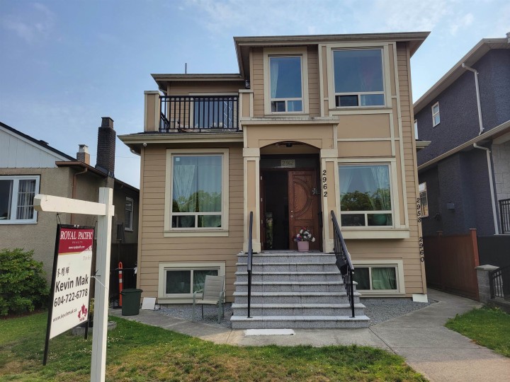Photo 1 at 2962 Kitchener Street, Renfrew VE, Vancouver East