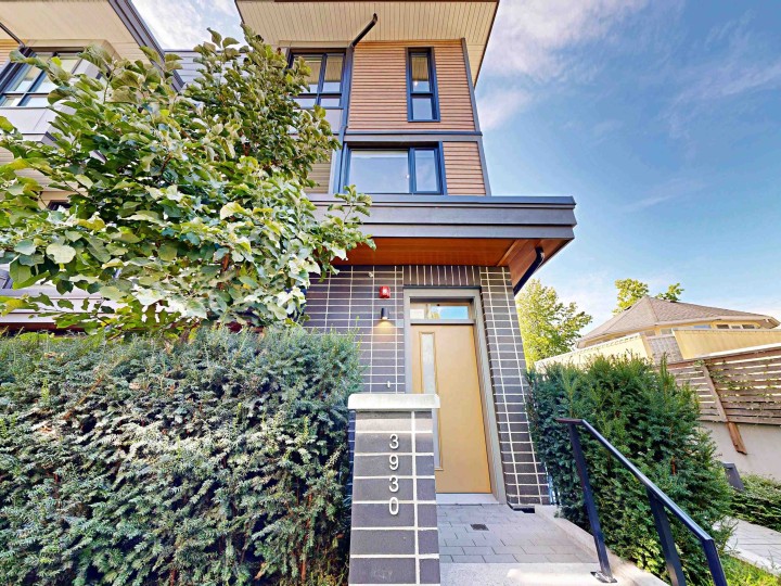 Photo 2 at 3930 Dumfries Street, Knight, Vancouver East