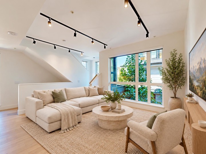 Photo 12 at 3930 Dumfries Street, Knight, Vancouver East