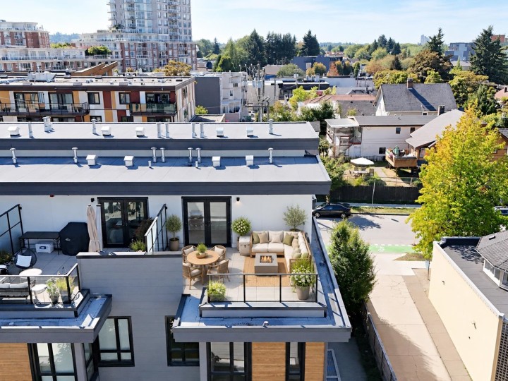 Photo 38 at 3930 Dumfries Street, Knight, Vancouver East