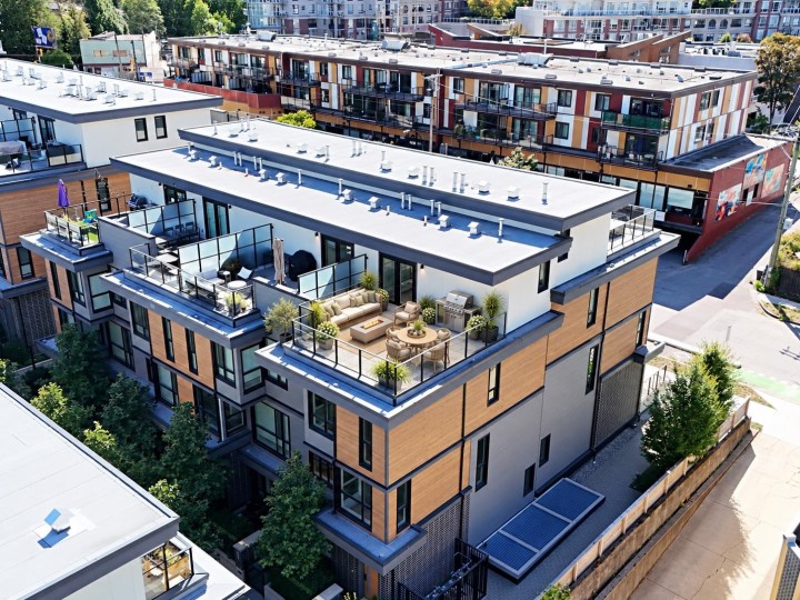 Photo 37 at 3930 Dumfries Street, Knight, Vancouver East