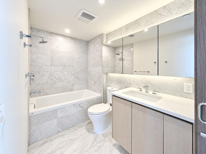 Photo 13 at 886 - 87 Nelson Street, Yaletown, Vancouver West